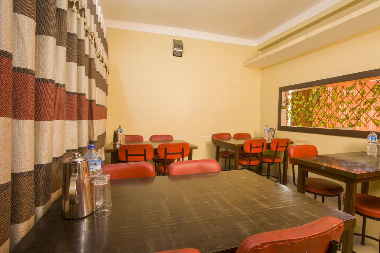 Oyo 145 Sirahali Khusbu Hotel &Lodge 카트만두 외부 사진