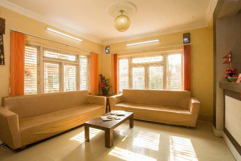 Oyo 145 Sirahali Khusbu Hotel &Lodge 카트만두 외부 사진